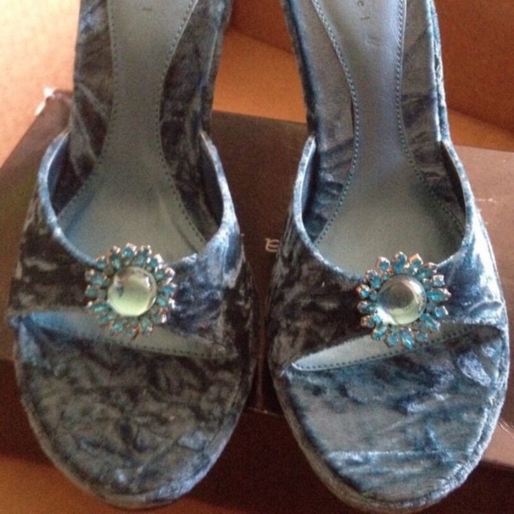 8.5 met blue slip on wedge heels